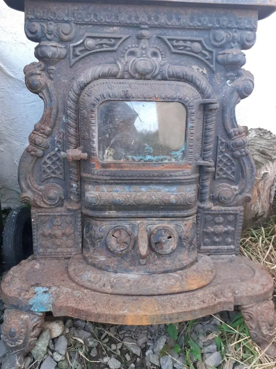 Antique Stove - Image 3