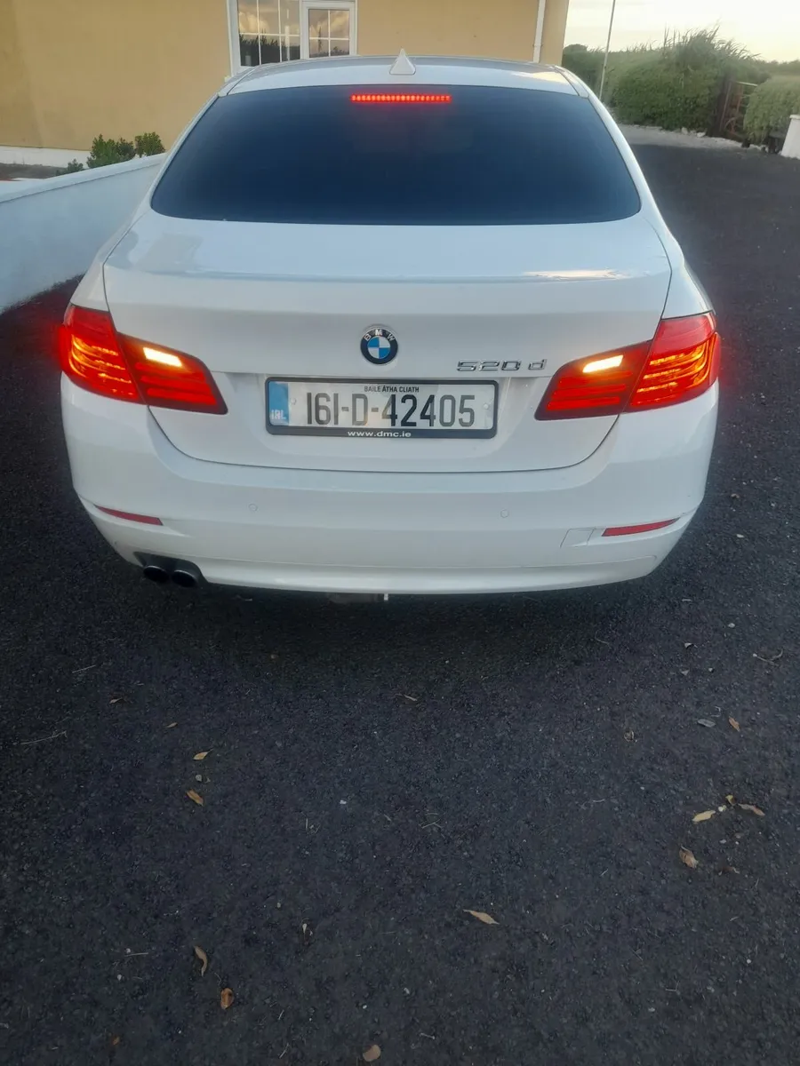 BMW 5-Series 2016 - Image 2