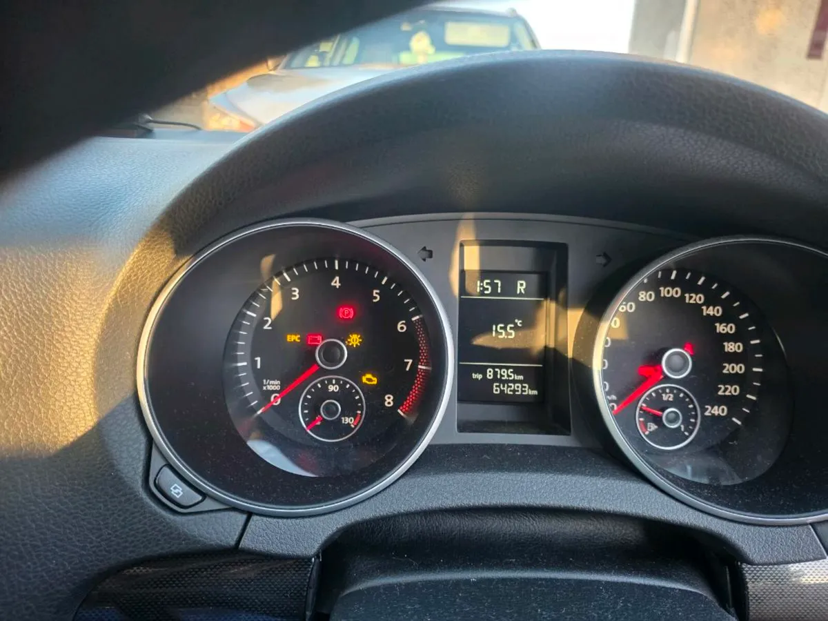 VW GOLF - Image 3