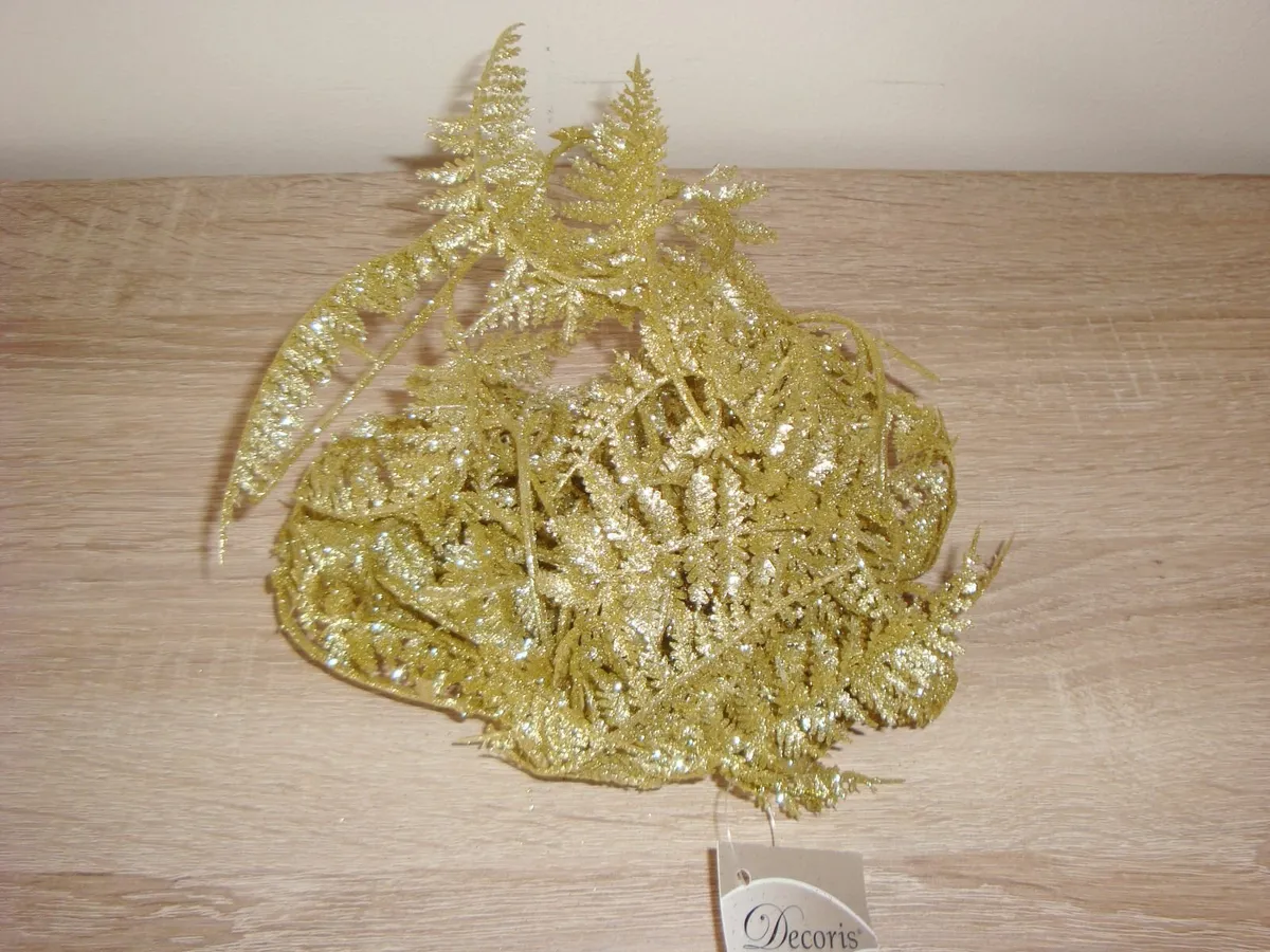 Christmas gold glitter fern garland 180cm - Image 1