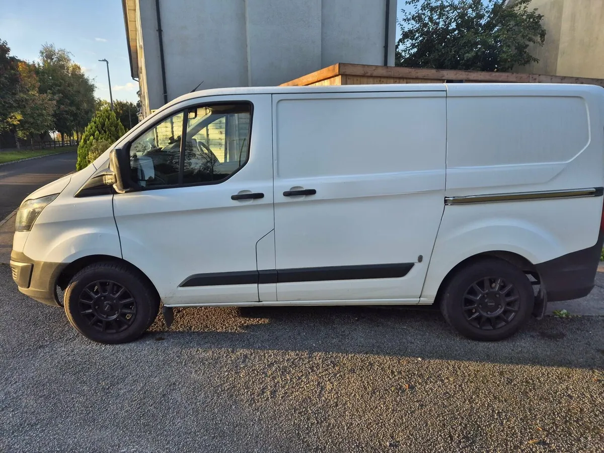 Ford Transit Custom - Image 1