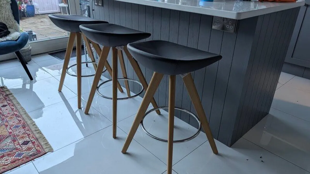 Kitchen stools - Image 1