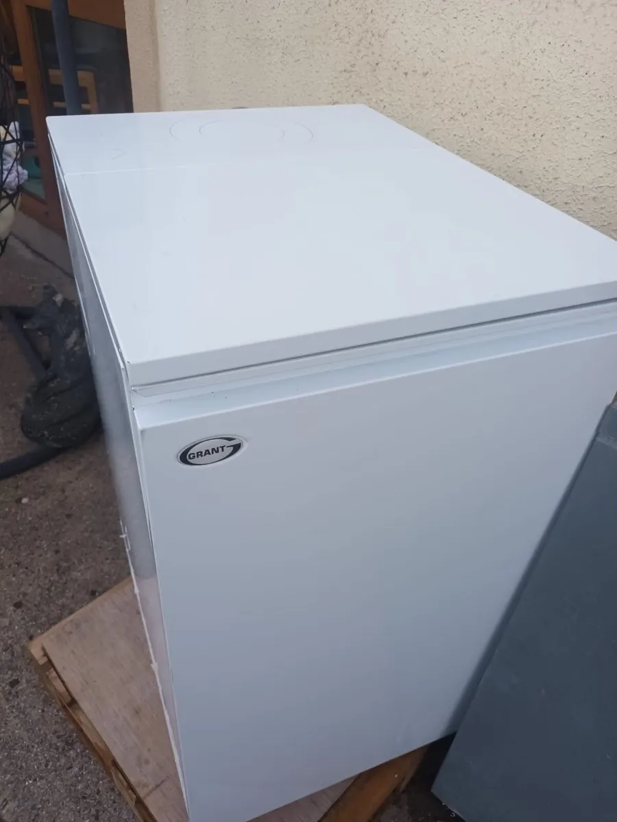 Central heating boiler - Image 1