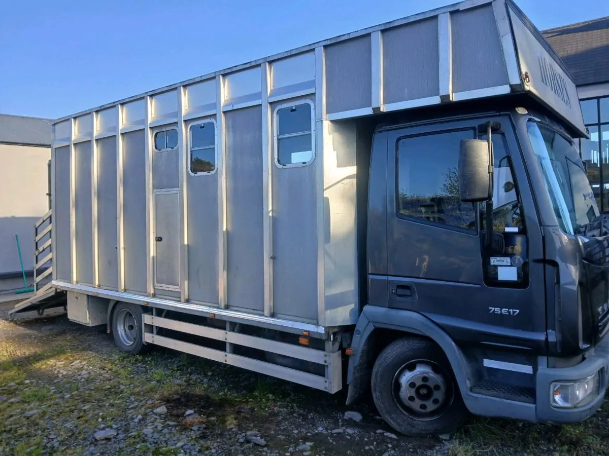 7.5ton Horse Lorry - Image 1