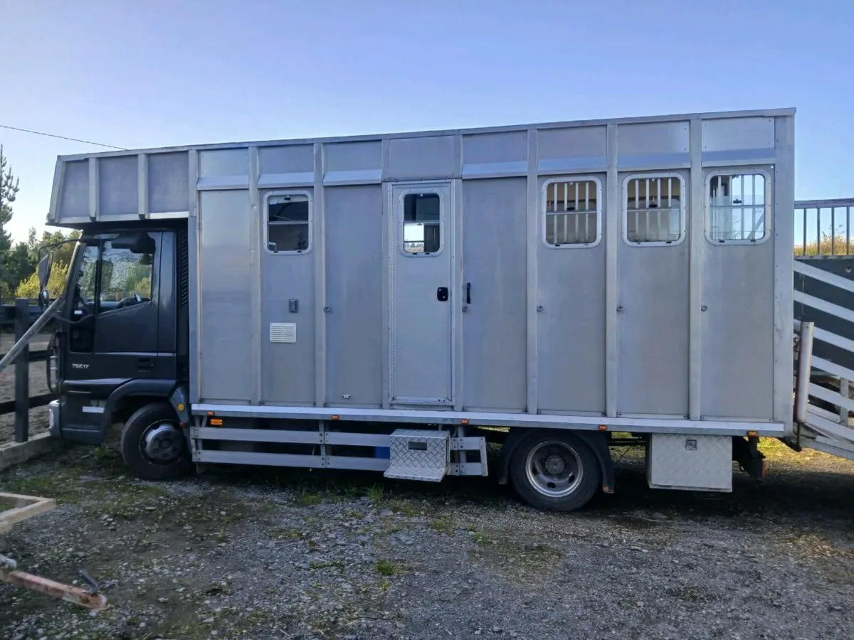 7.5ton Horse Lorry - Image 3