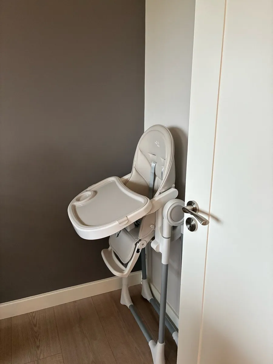 Nup Nup Adjustable High Chair Excellent Condition - Image 4