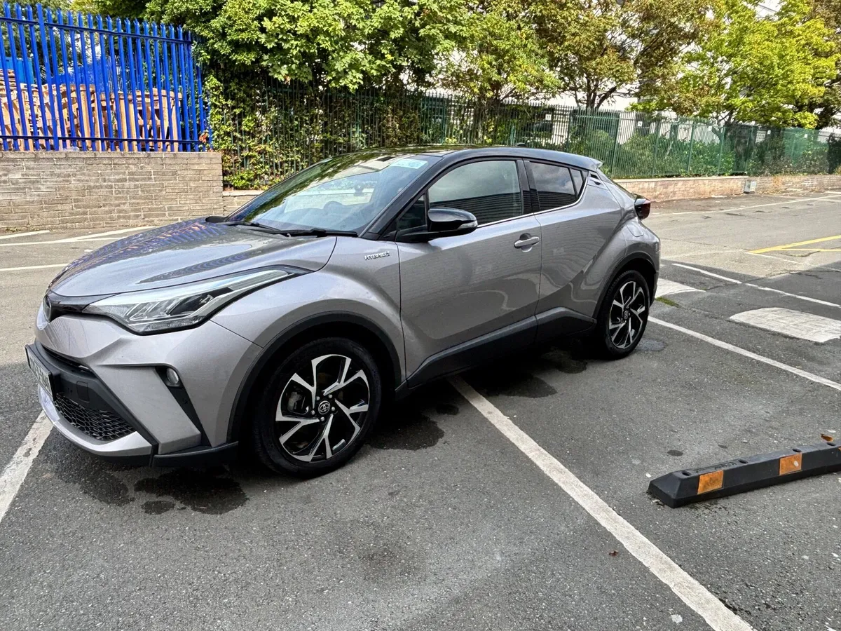 Toyota C-HR Sport Bi-Tone Hybrid - Image 3