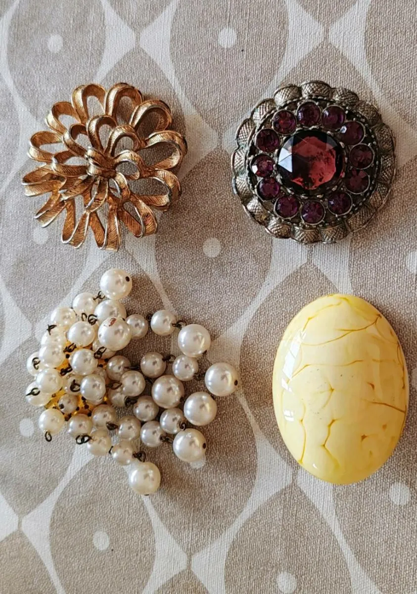 4 vintage brooches - Image 2