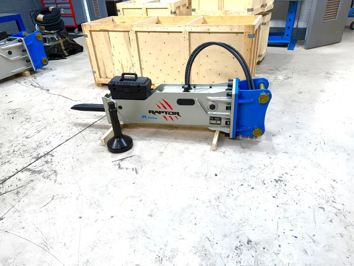 Post Driver Rock Breakers / 2 to 9 ton Excavators - Image 2