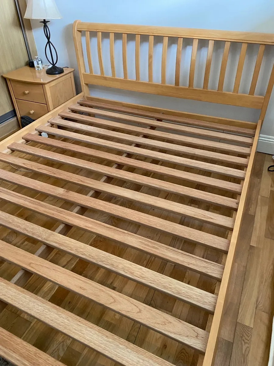 King size bed - Image 4