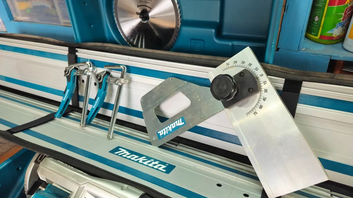 Makita 36v circular saw DHS900 - Image 4