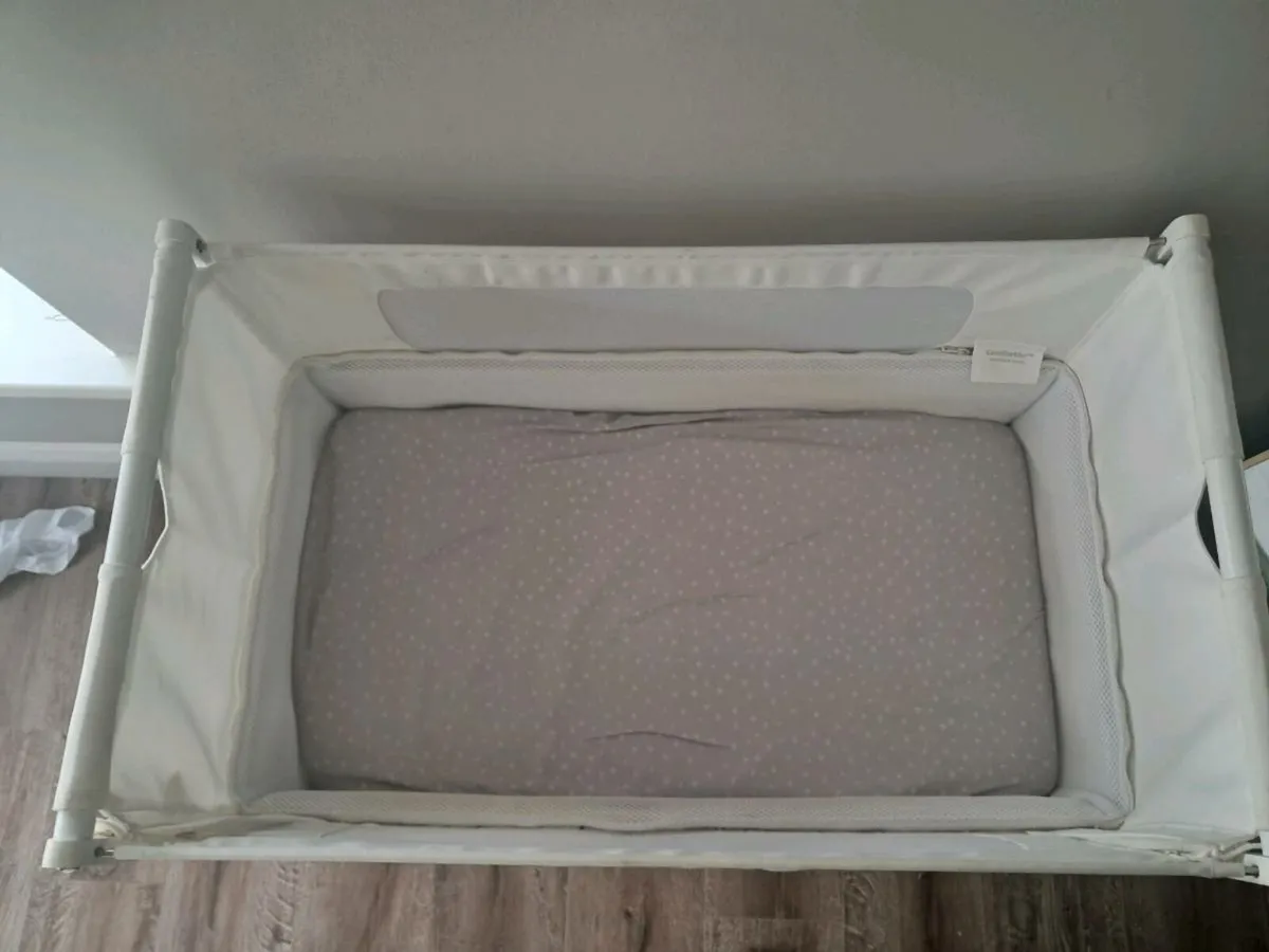Snuz Bedside Crib - Image 2
