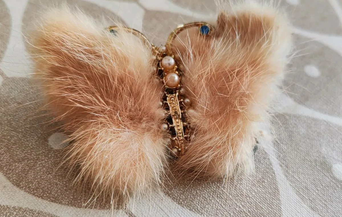 Vintage butterfly brooch - Image 1