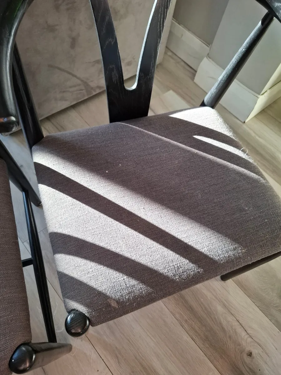 Wishbone chairs - Image 2