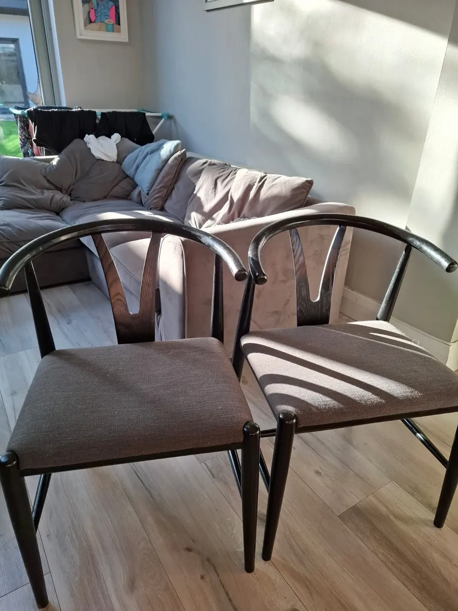 Wishbone chairs - Image 4