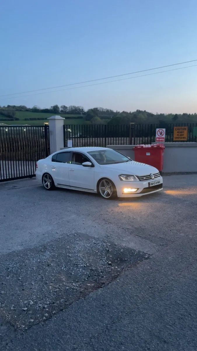 Rline Volkswagen Passat - Image 1