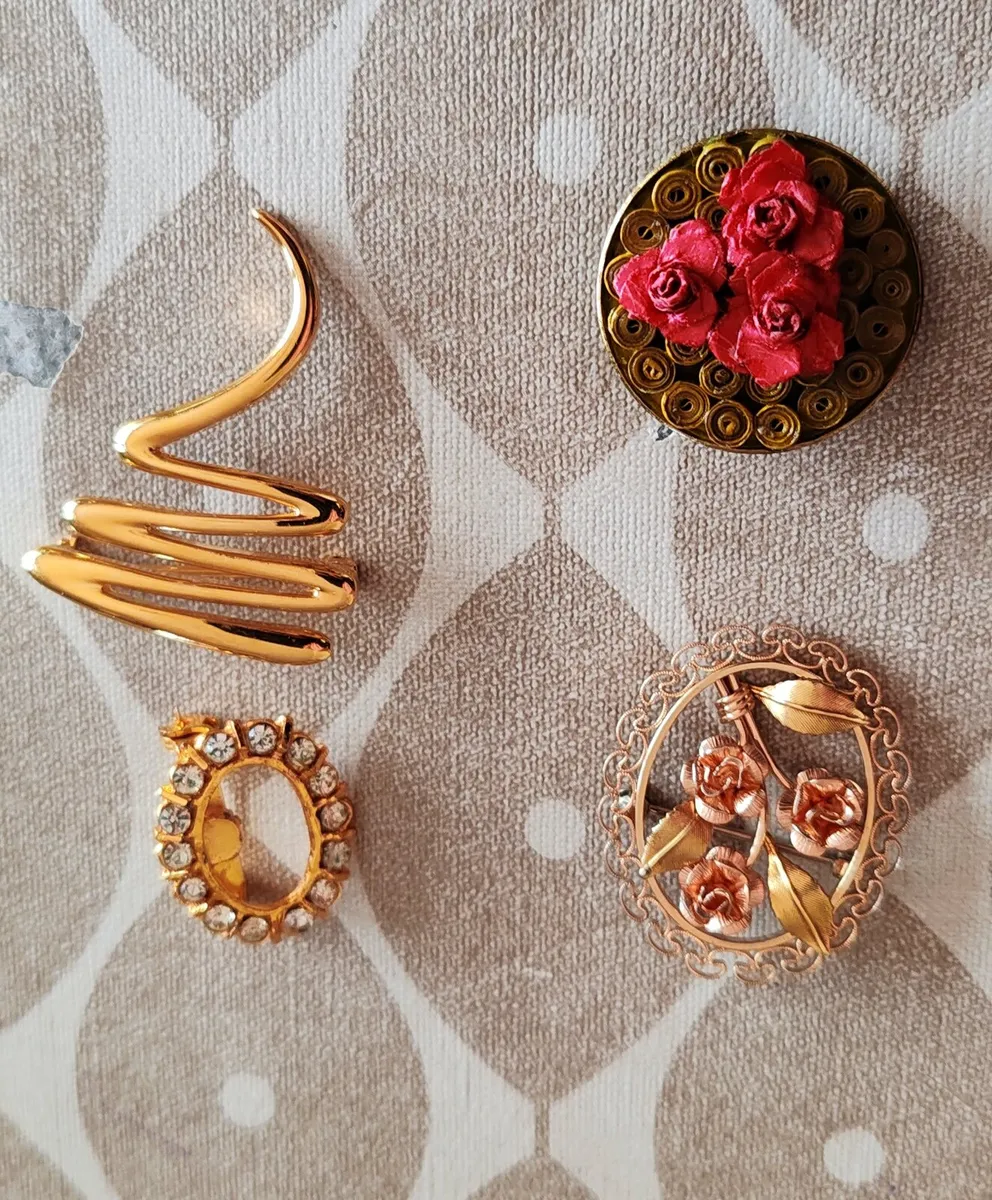 4 vintage brooches - Image 1