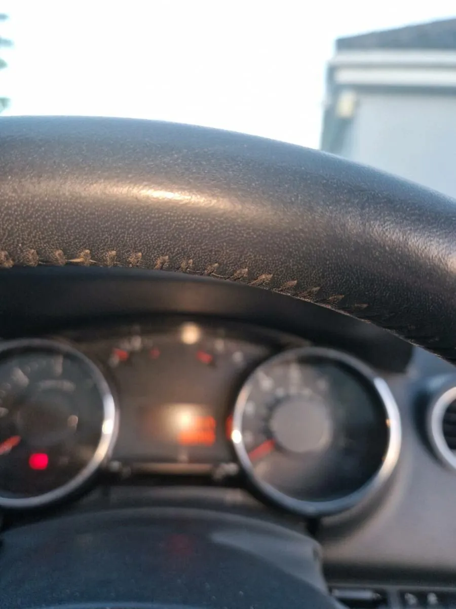 Car - Image 4