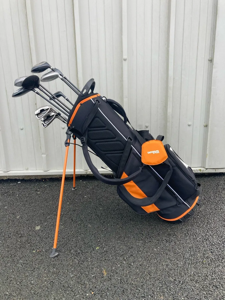 Golf clubs and bags - Image 1