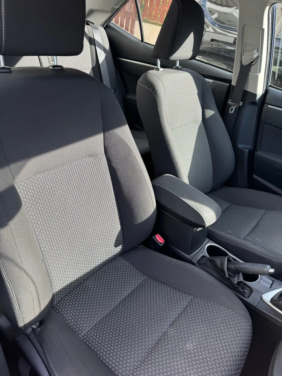 Toyota Corolla - Image 3