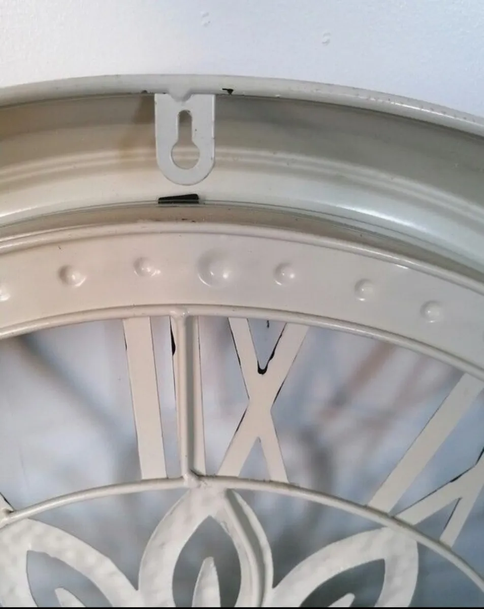 Large Wall Clock - Image 3