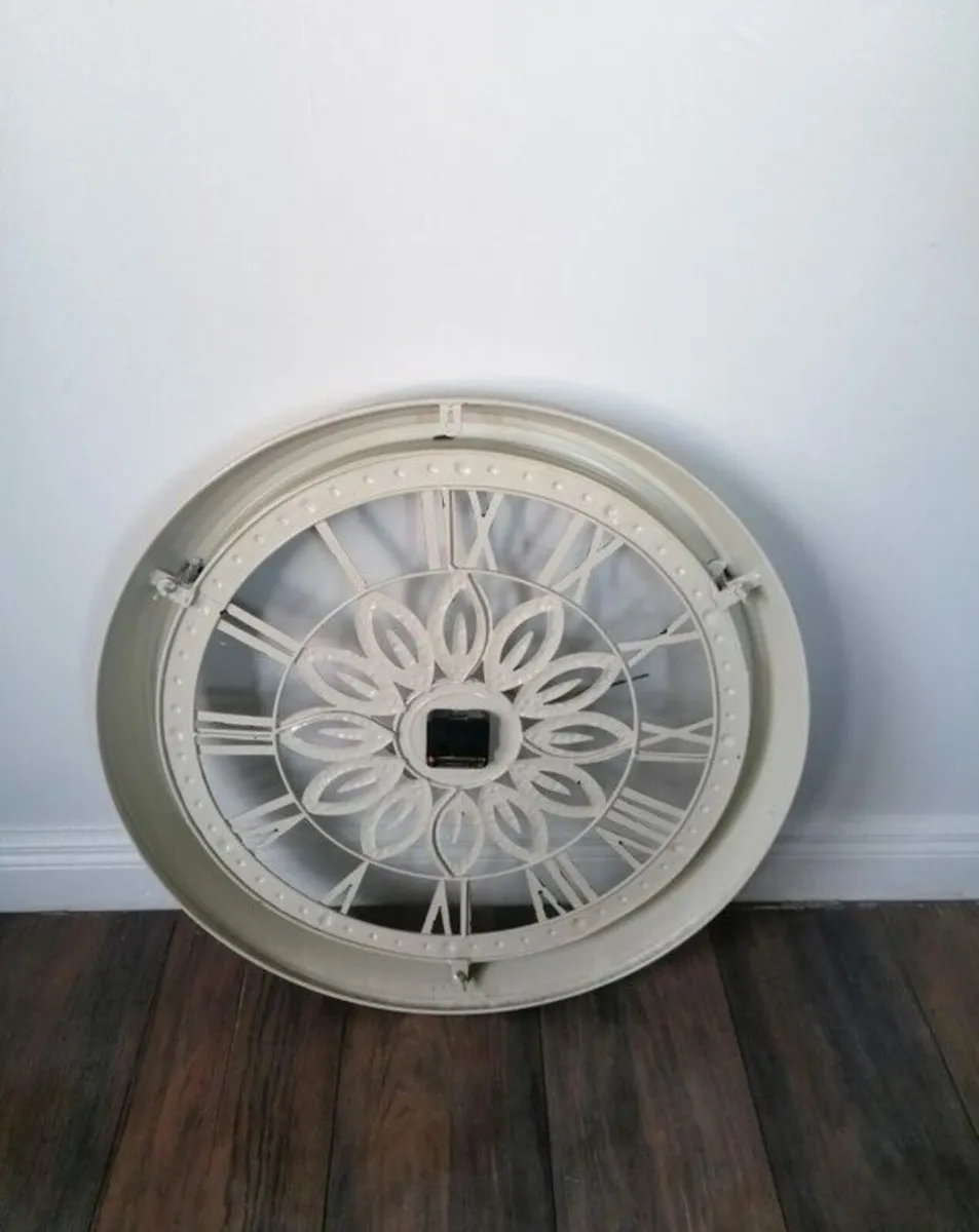 Large Wall Clock - Image 4