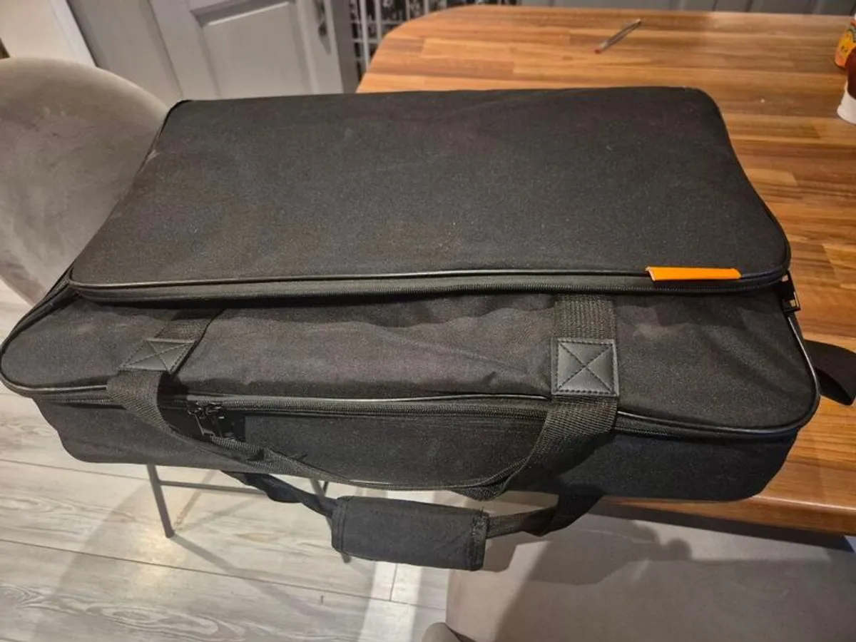 New double row pedal board with case and charger - Image 1