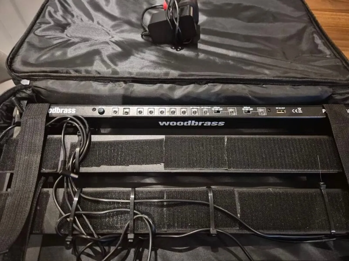 New double row pedal board with case and charger - Image 2