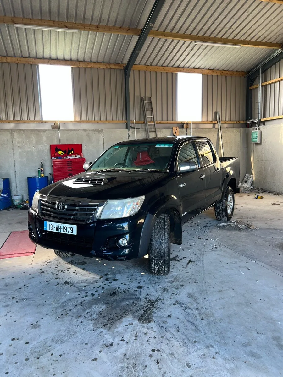 2013 Toyota Hilux 3.0L - Image 2