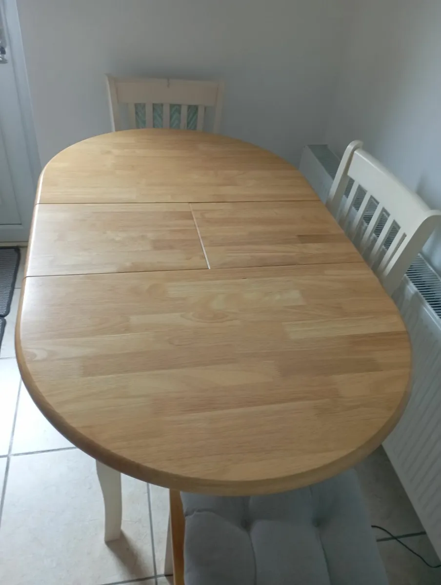 Table and 4 chairs - Image 3