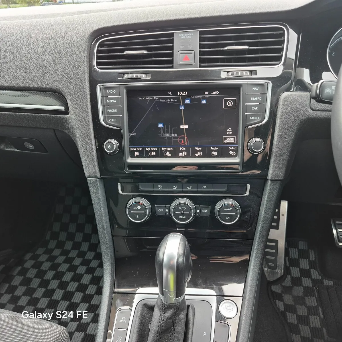 VW GOLF HIGHLINE 150BHP AUTO - Image 4