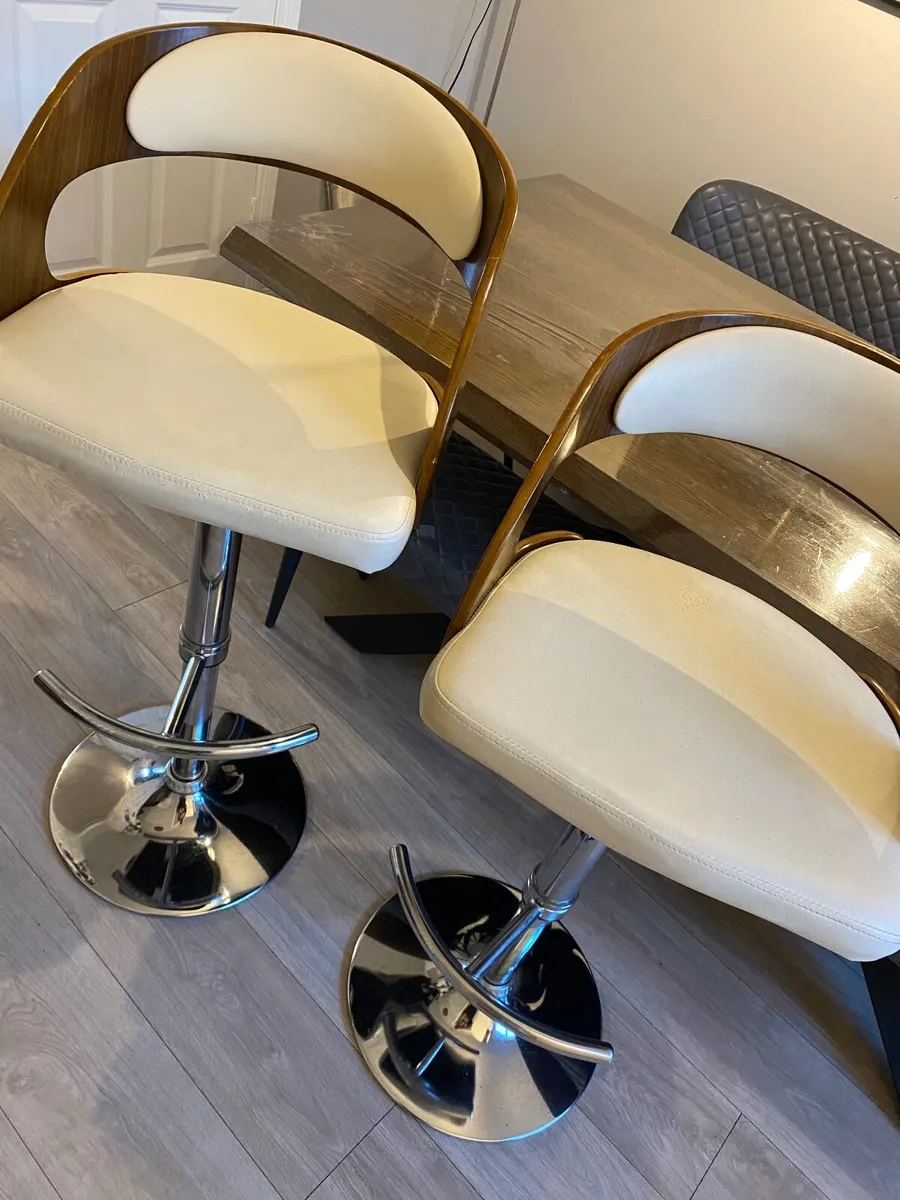 Bar stool - Image 2