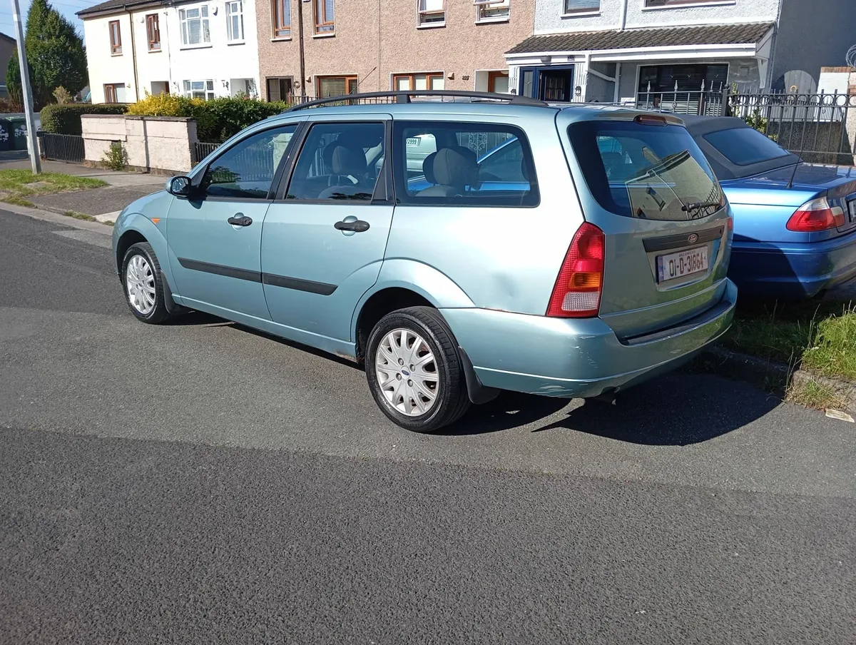 Ford Focus 2001 - Image 4