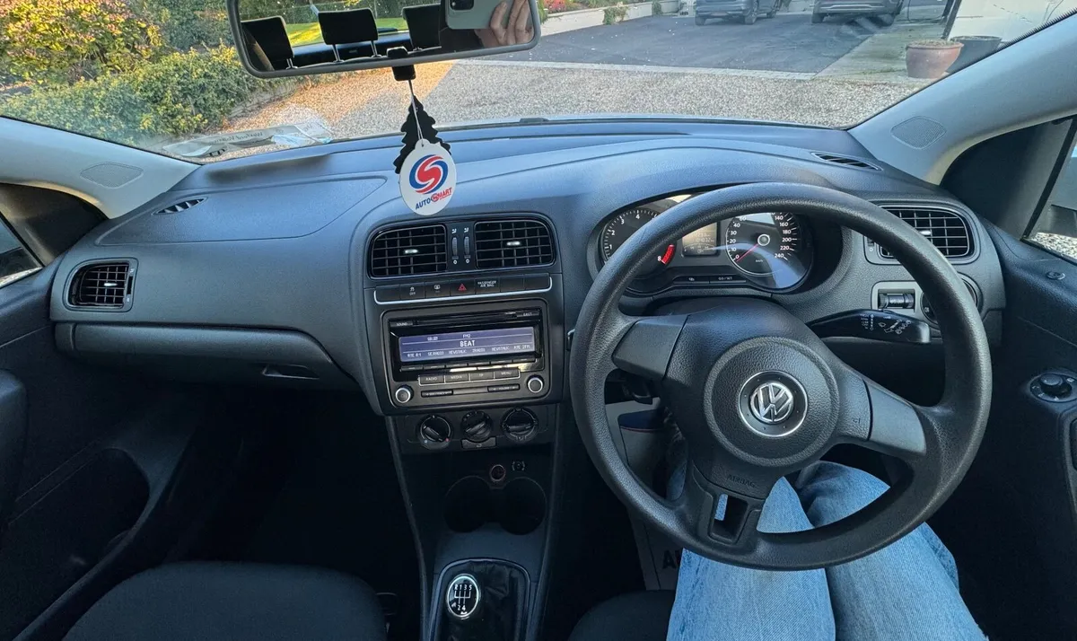 Volkswagen Polo 2012 - Image 2
