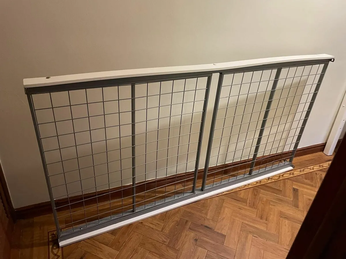 Single bed - Image 1