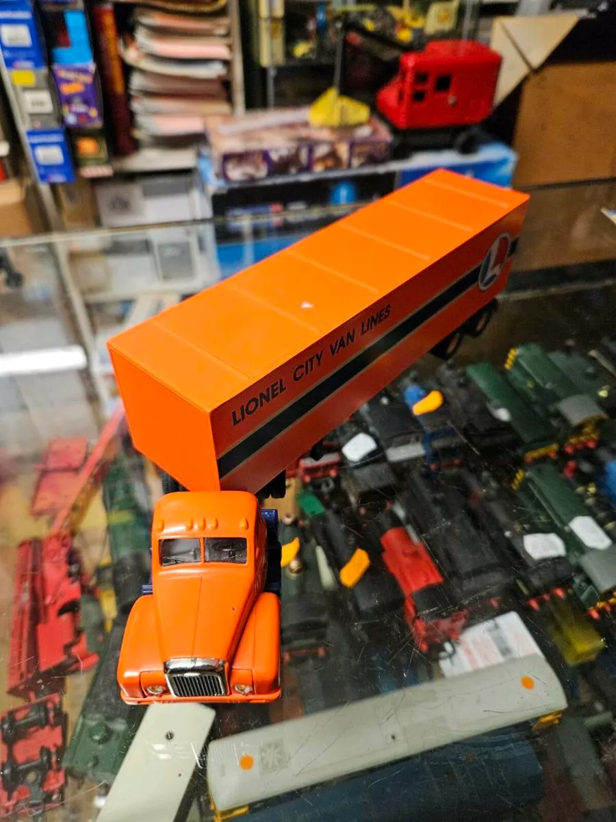 Corgi Mack Tractor Unit and Trailer 1.50 - Image 3