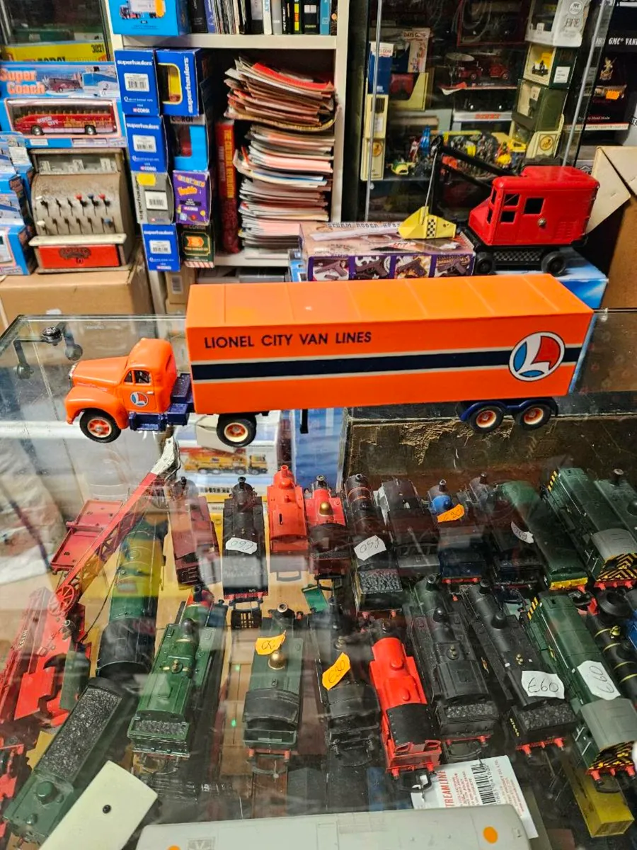 Corgi Mack Tractor Unit and Trailer 1.50 - Image 4