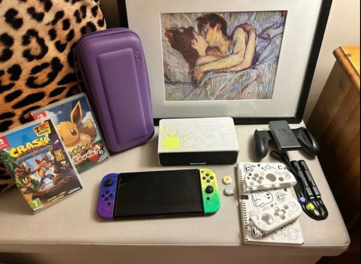 Nintendo Switch 64g OLED Splatoon edition - Image 2