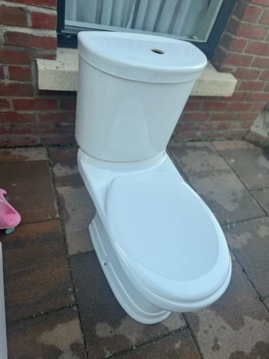 sink and toilet modern style - Image 2