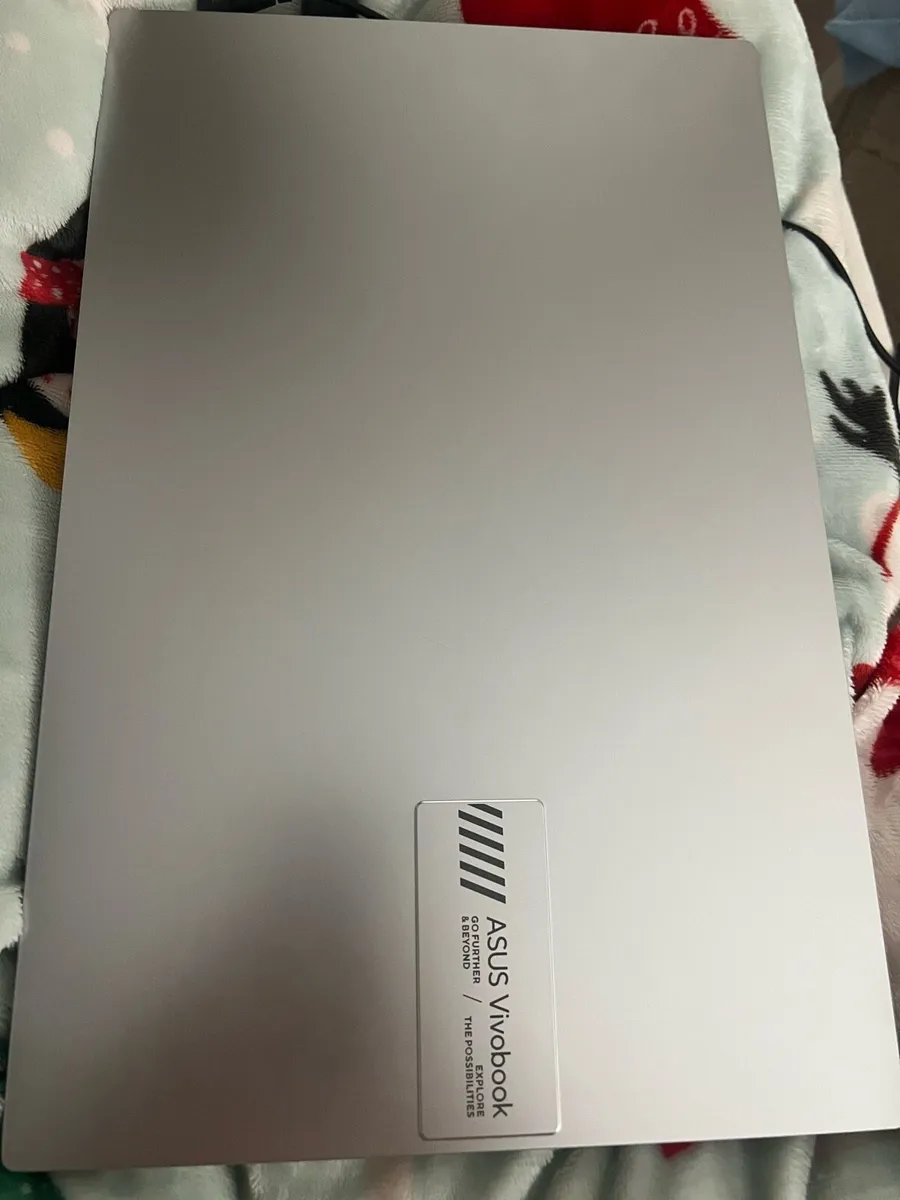 Laptop - Image 3