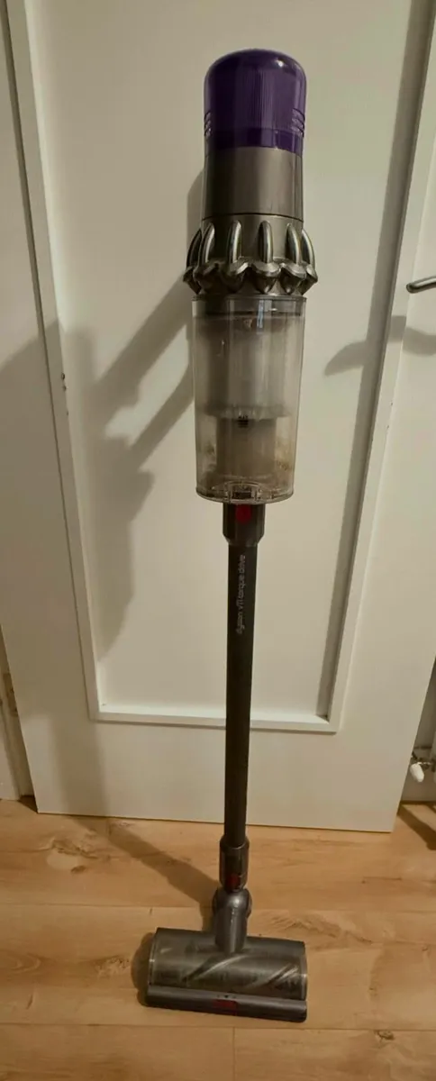 Dyson v11 Torque Drive - Image 1