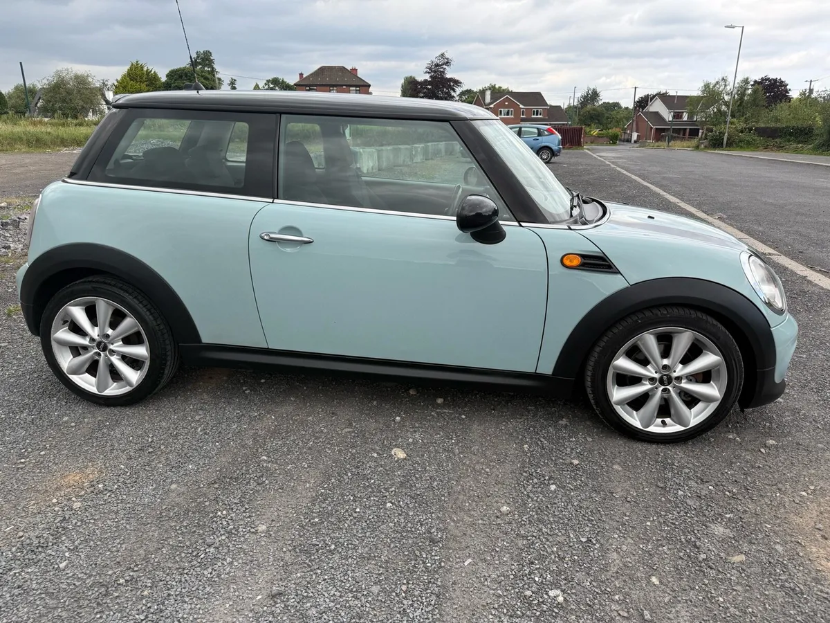 2012 Mini Cooper 2.0 automatic - Image 2