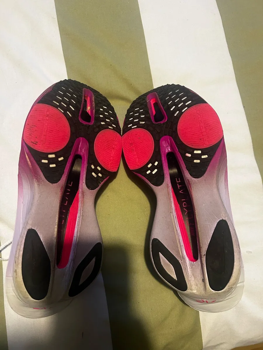 Nike Alphafly 3 9.5 - Image 2