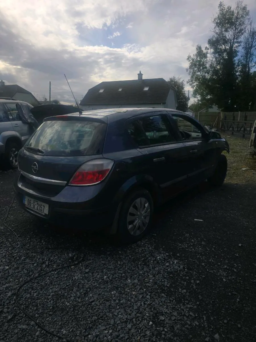 Opel astra for parts - Image 3