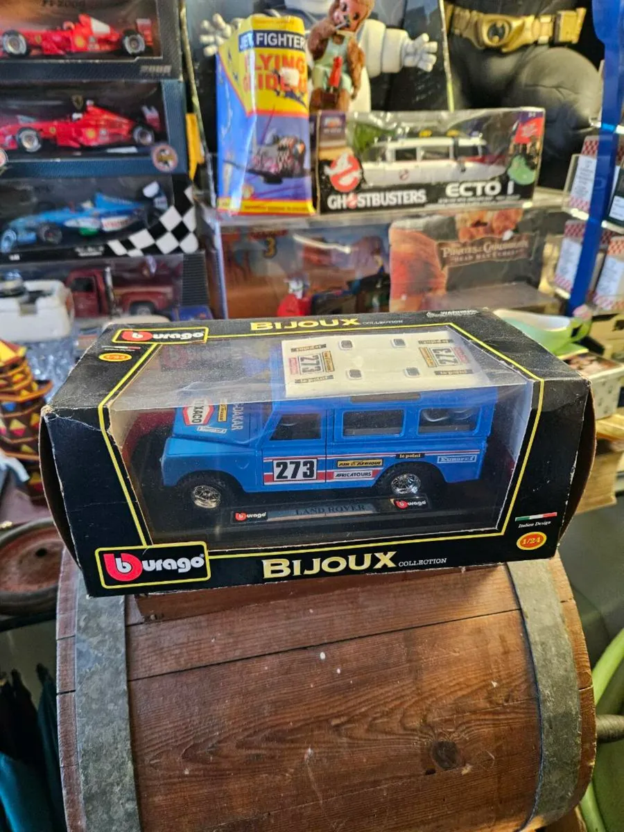 Corgi Burago Landrover 1.24 - Image 1