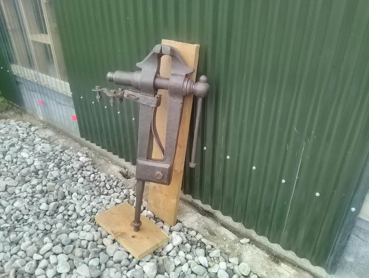 Blacksmith's Vice - Image 1