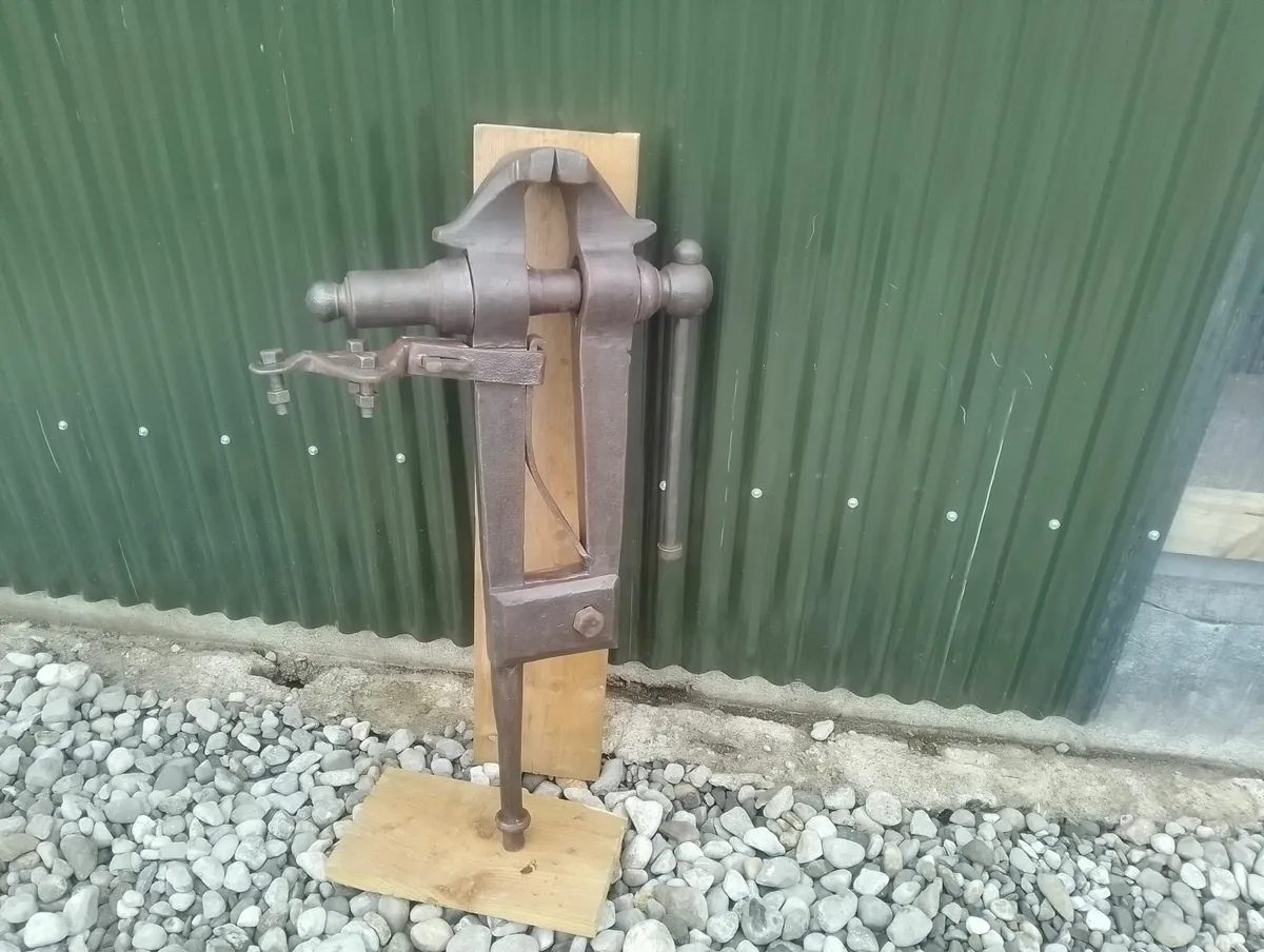Blacksmith's Vice - Image 2