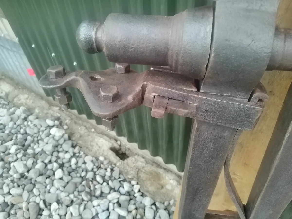 Blacksmith's Vice - Image 4