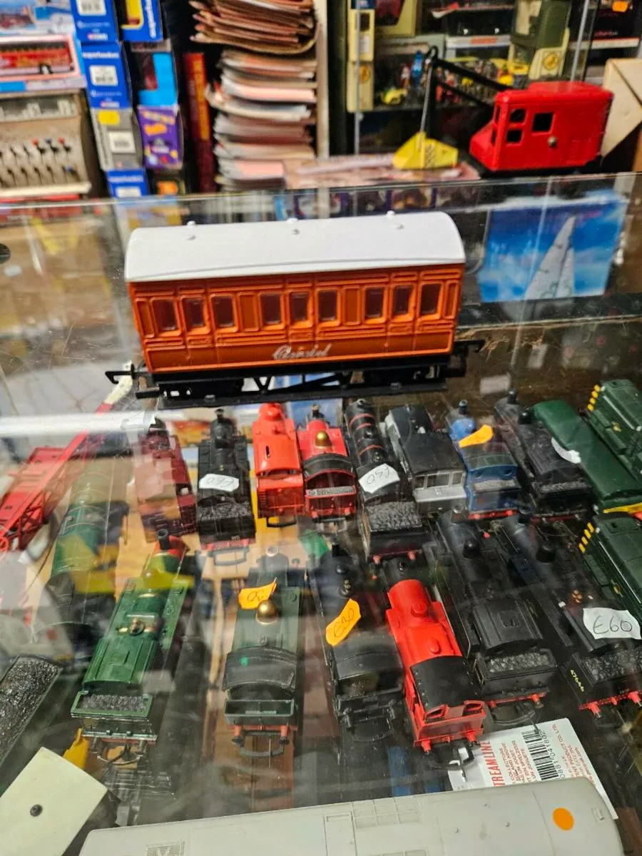 Hornby OO Gauge Thomas the Tank Carraige - Image 1