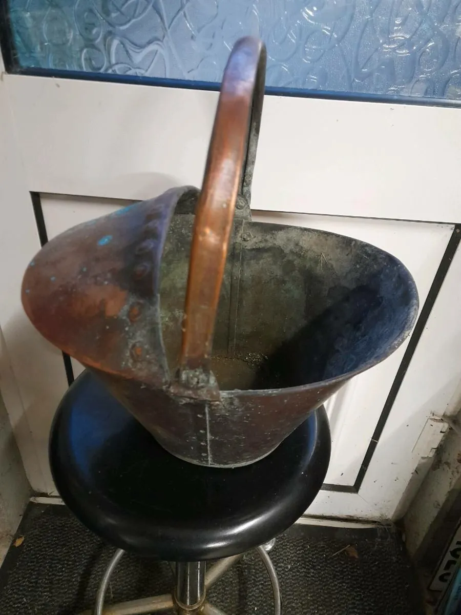 Old copper bucket - Image 2